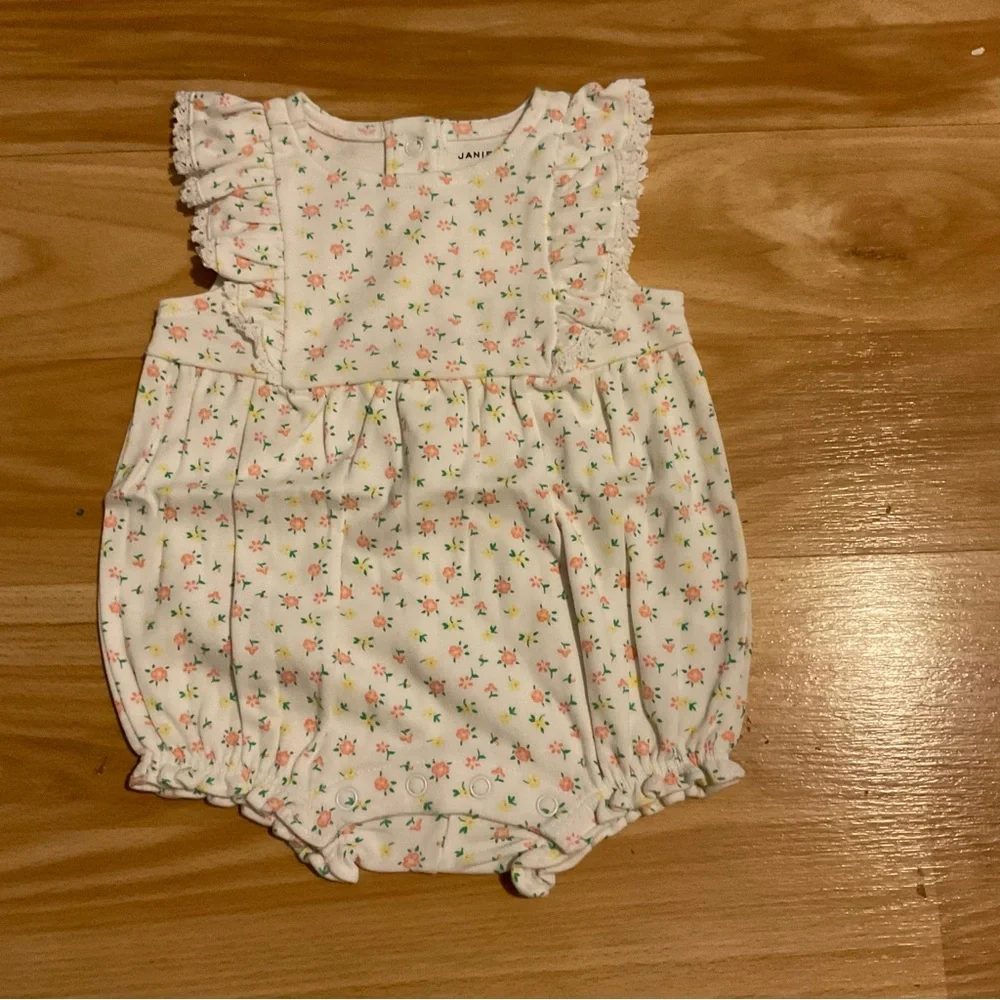 White floral print Ruffle baby eyelet‎ trim romper